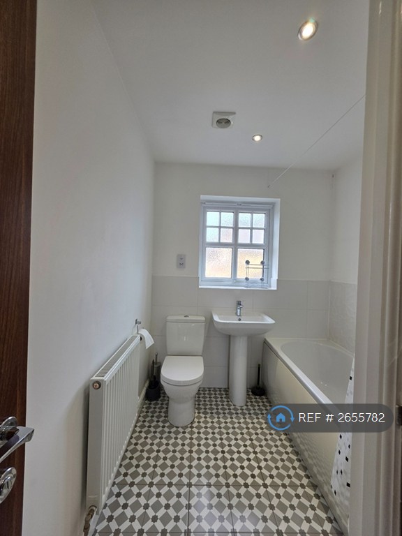 3 bedroom house in Commissioner Square, Paddington, Warrington, WA1 (3 bed) (#2655782)