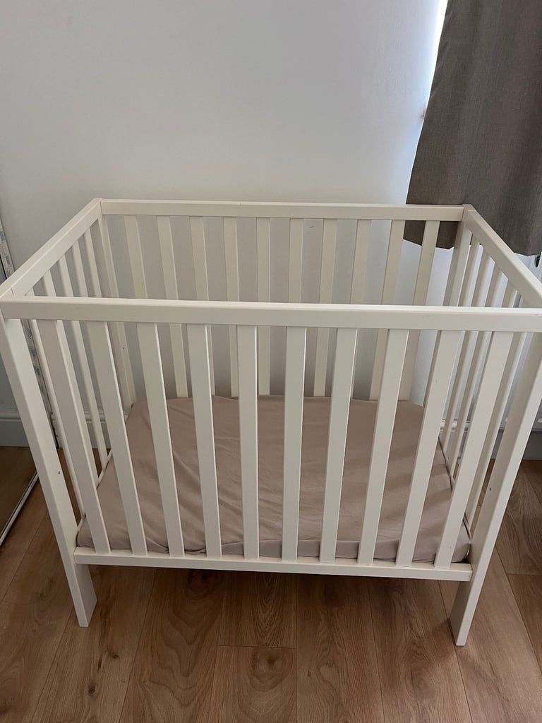 image for Mamas and papas space saving cot
