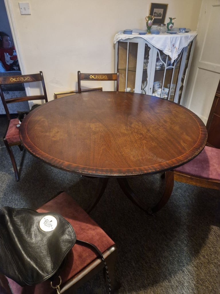 Beautiful antique mahogany round tilt table and chairs