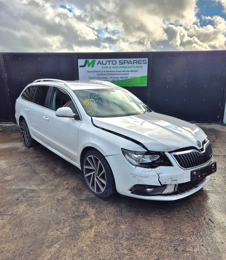 2014 Skoda Superb Estate BREAKING PARTS SPARES ONLY 