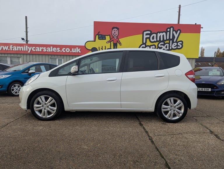 HONDA JAZZ 1.4 PETROL LOVELY CONDITION FULL SERVICE HISTORY SUPER RELIBALE