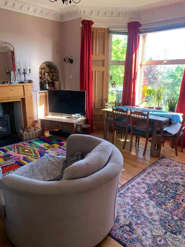 Large bright double room to rent