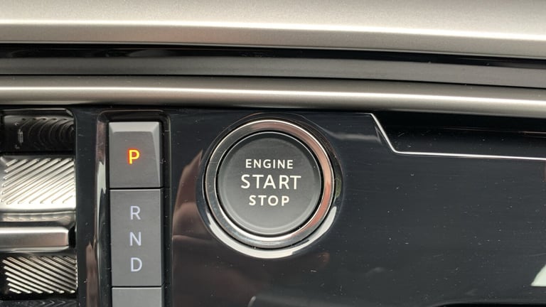2025 Peugeot 5008 1.2 HYBRID GT SUV 5dr Petrol Hybrid e-DSC6 Euro 6 (s/s) (136 ps) SUV Hybrid Aut...