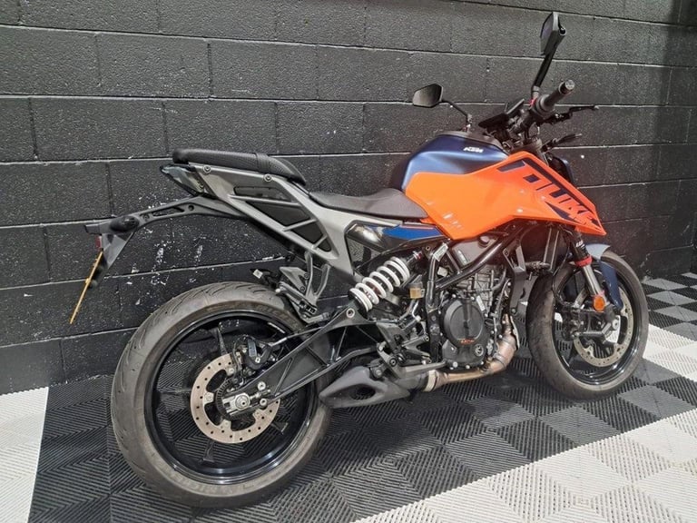 2024 24 KTM 125 DUKE 125 NAKED PETROL MANUAL X-RING EURO 5 (15 PS)