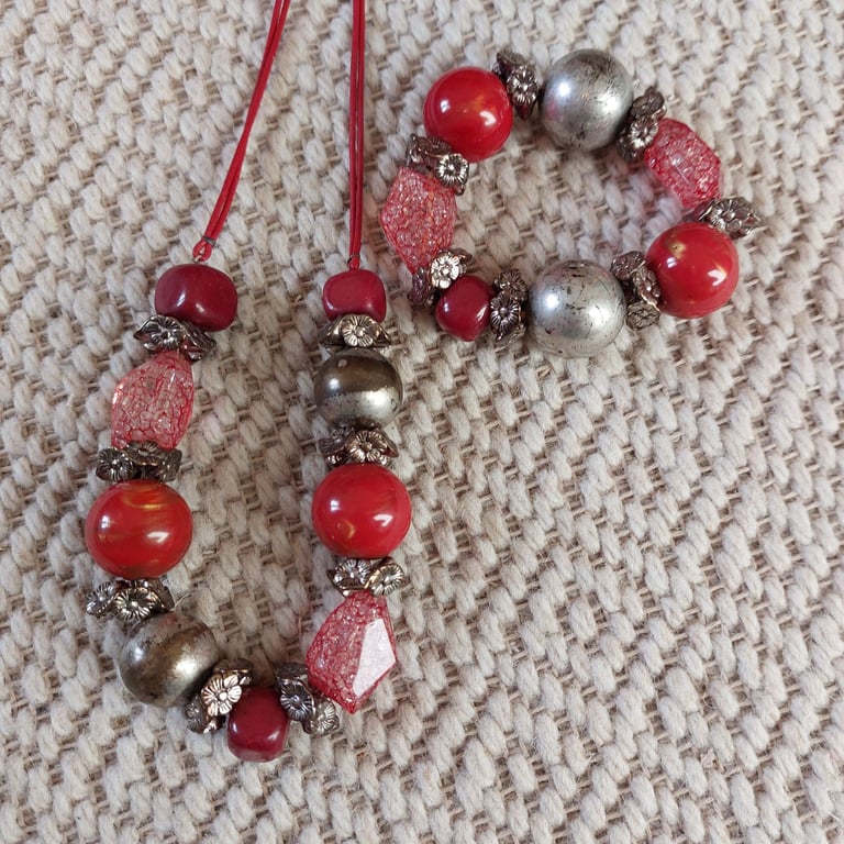image for Ladies costume necklace and bracelet