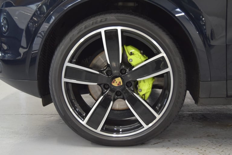 PORSCHE CAYENNE 3.0 V6 E-Hybrid 17.9kWh Platinum Edition 2022