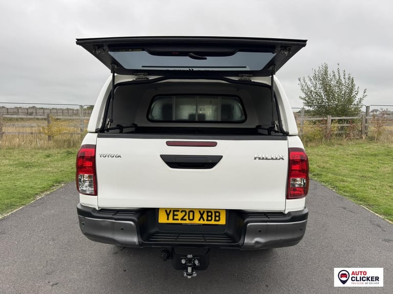 2020 Toyota Hilux 2.4 D-4D Active Pickup Extended Cab 4dr Diesel Manual 4WD Euro 6 (3.5t) (15 Pic...