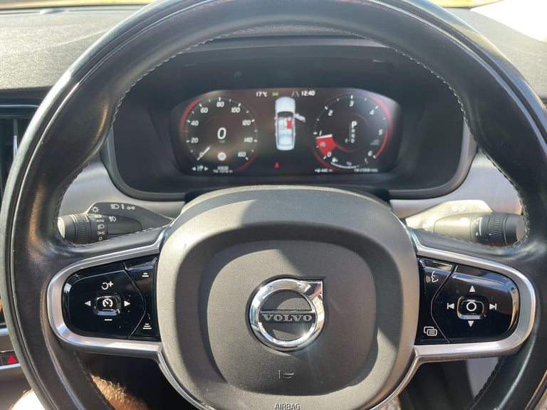 2017 Volvo S90 2.0 D4 Momentum Auto Euro 6 (s/s) 4dr SALOON Diesel Automatic