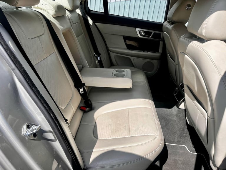 2012 Jaguar XF 3.0d S V6 Portfolio Auto Euro 5 (s/s) 4dr SALOON Diesel Automatic