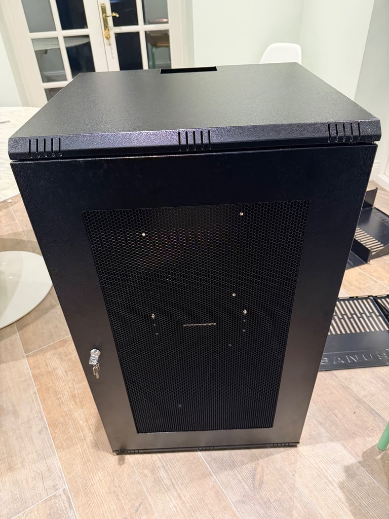 Metal Network Data Rack Cabinet 22U x 60cm wide x 55cm Deep. Wall mounted