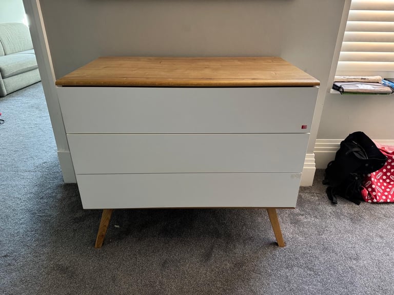 image for FREE DELIVERY WHITE & OAK CHEST OF 3 DRAWERS GREAT CONDITION