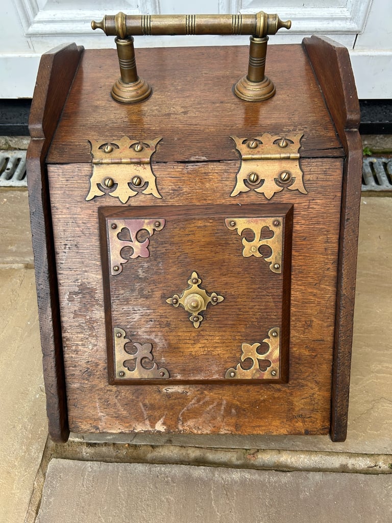 image for                                  VINTAGE OAK COAL BOX