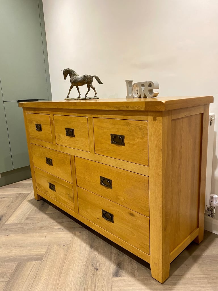 Large Oak Chest of Drawers 
