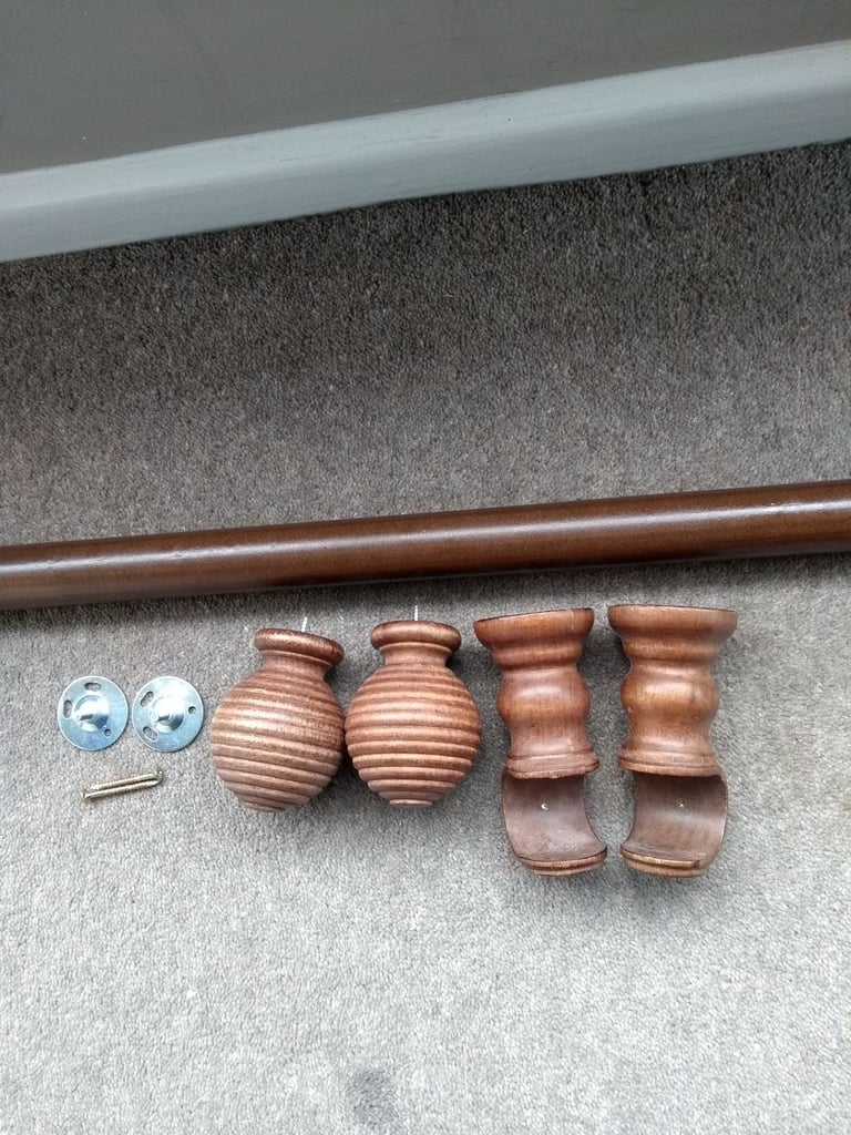 image for Wood curtain pole