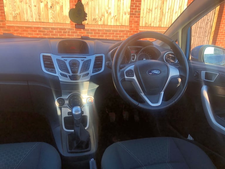 Ford Fiesta (11) Zetec 1.4 TDCi Diesel 5dr. Long MOT. £20 tax. 60 MPG. Low insurance. Brilliant cond
