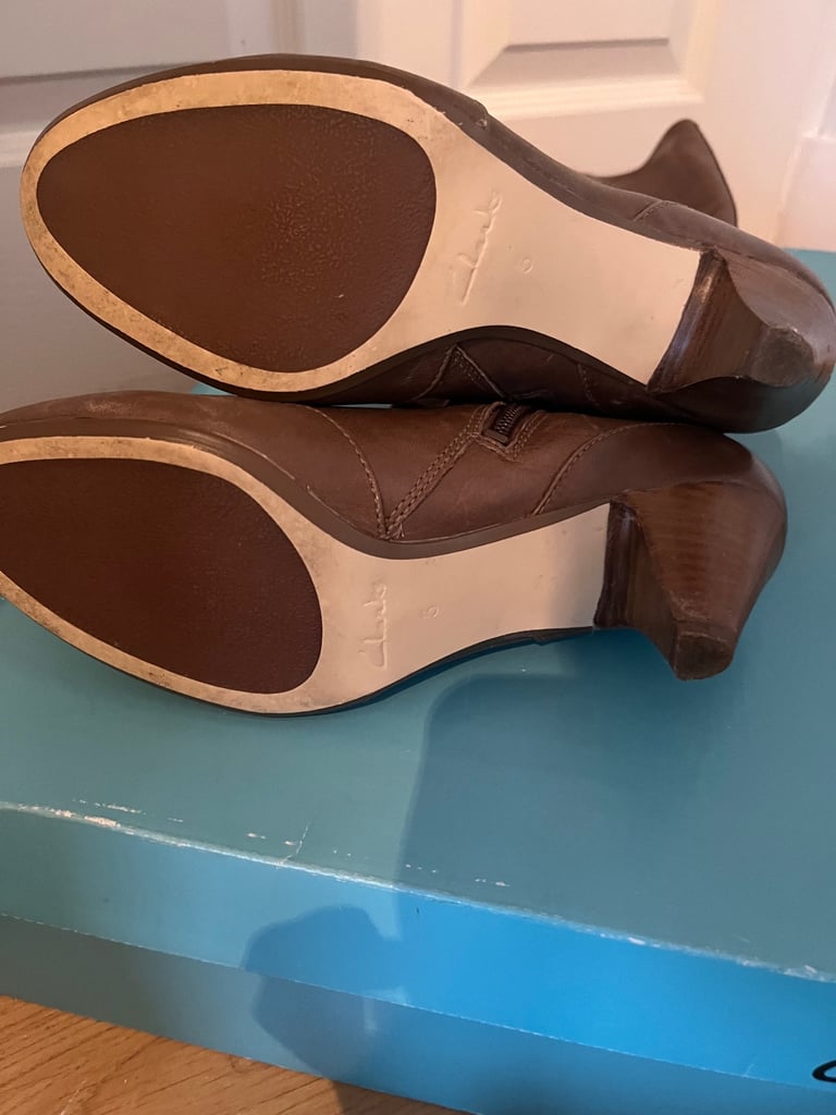 Ladies leather knee length boot size 5