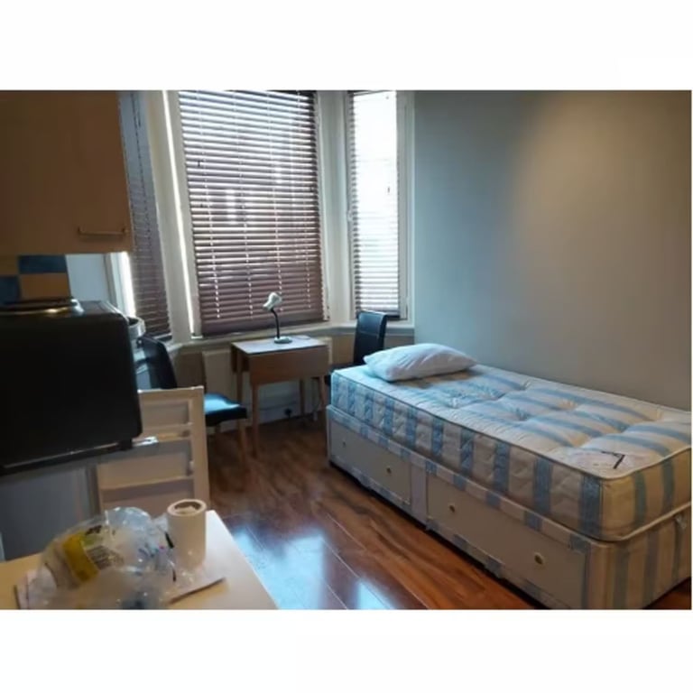 DSS/UC - Studio Flat Apartment - To Rent - Bills Included