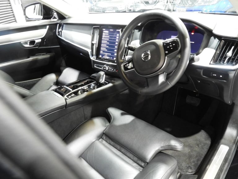 2023 73 VOLVO S90 2.0H T8 RECHARGE 18.8KWH PLUS SALOON 4DR PETROL PLUG-IN HYBRID