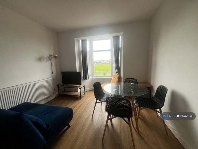 1 bedroom flat in Newport Road, Cardiff, CF24 (1 bed) (#2642570)