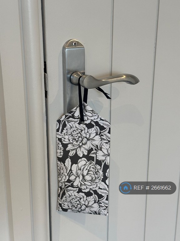 3 bedroom flat in High Street, Whitwell, Worksop, S80 (3 bed) (#2661662)