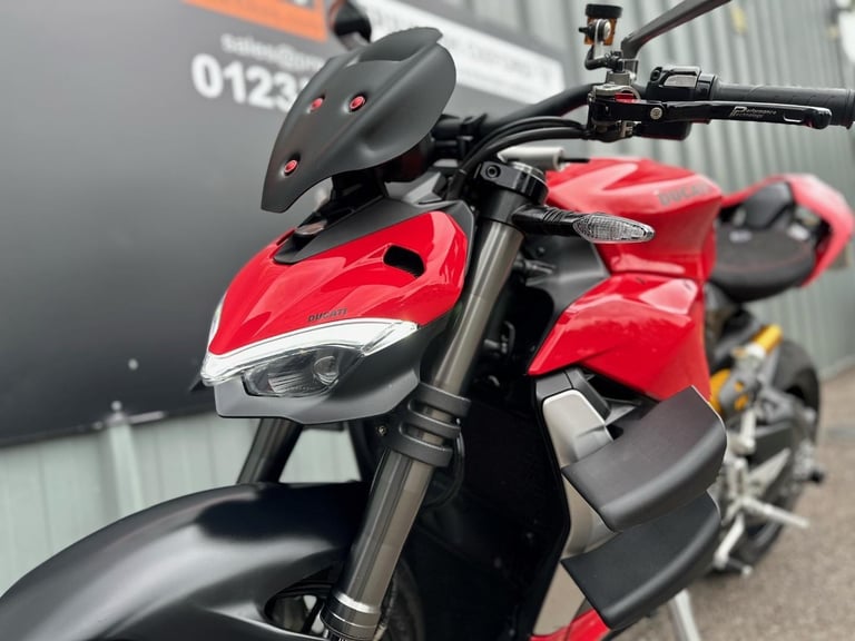 2022/71 Ducati Street Fighter V2 Motorcycle 
