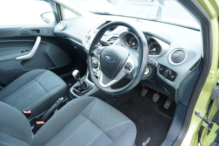 2010 Ford Fiesta 1.6 Titanium 5dr HATCHBACK Petrol Manual