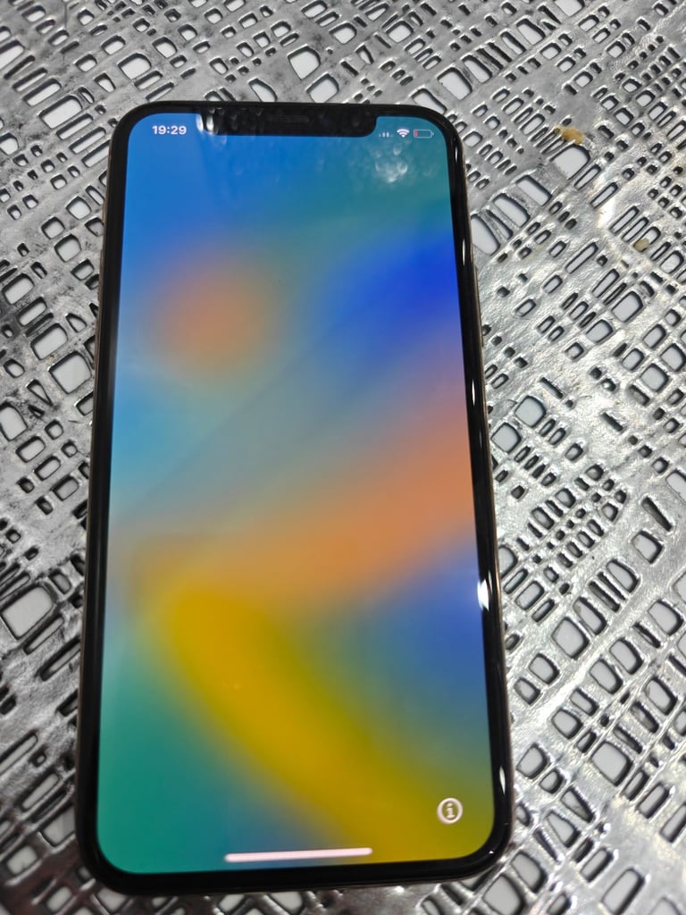 Iphone 11 pro for spares or repairs 