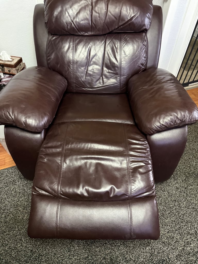 Electric recliner chair 