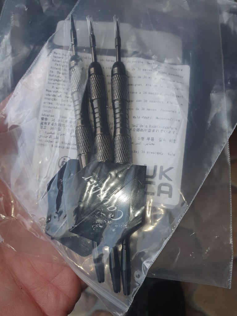 BNIP , 9 Sets Of Darts , 8 Packs With 3 Plus 1 Spare & Other 1 Black With Black Flights , Excellent 