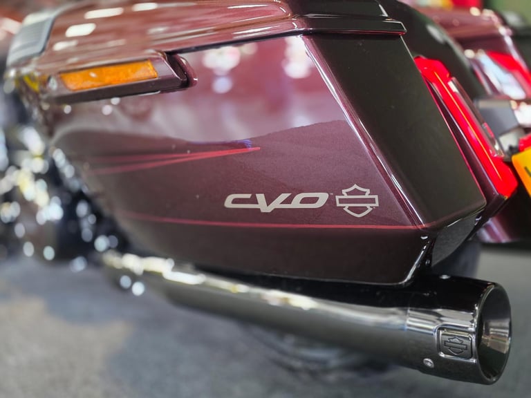 2025 HARLEY-DAVIDSON STREET GLIDE CVO FLHXSE 1982cc 121 650 MILE'S BAGGER