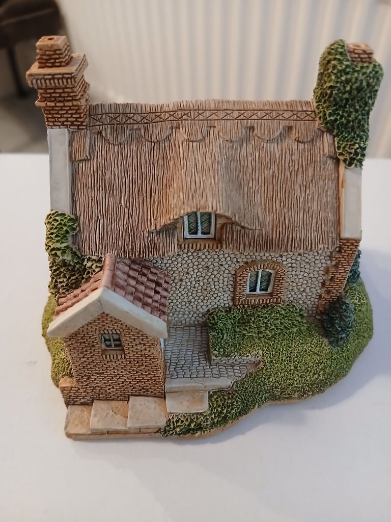 Lilliput lane Cottage 