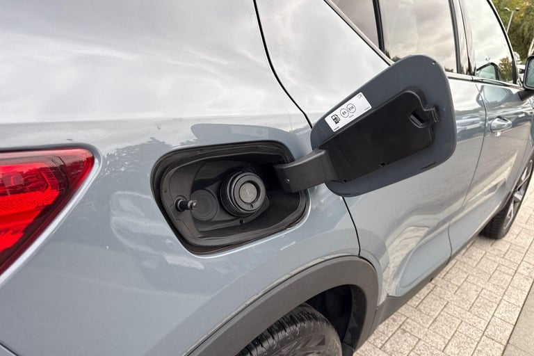 2022 Volvo XC40 2.0 B4 MHEV Ultimate SUV 5dr Petrol Hybrid DCT Auto Euro 6 (s/s) (197 ps) ESTATE ...