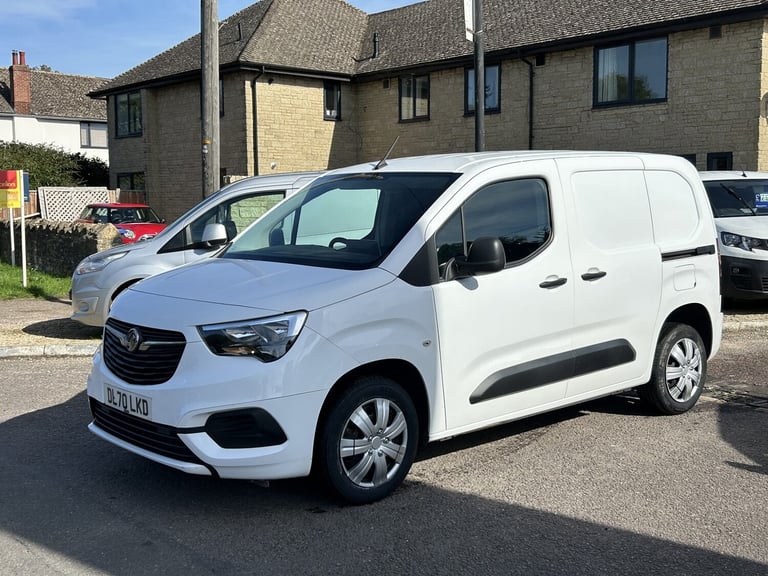 VAUXHALL COMBO 1.6 Turbo D 2300 Sportive +Â
