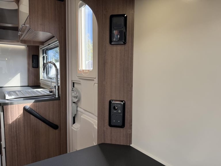 2018 BAILEY UNICORN SEVILLE 2 BERTH TOURING CARAVAN