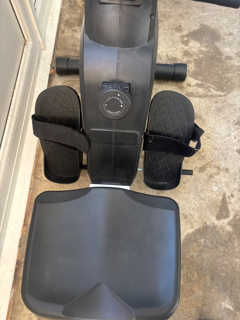 Rowing machine 