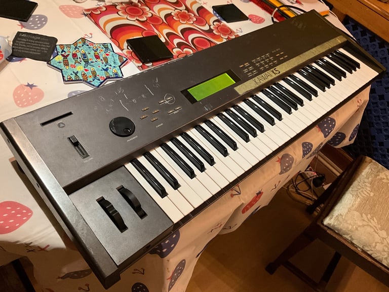 Kawai K5 - Rare 16 voice 61 key digital vintage additive synthesizer
