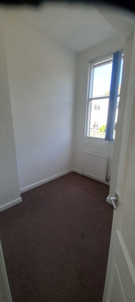**TO LET**MID TERRACED HOUSE**3 BEDROOMS**RICHMOND TERRACE**HANLEY**