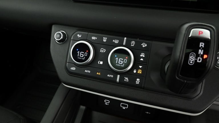 2024 Land Rover Defender 110 3.0 D300 MHEV X-Dynamic SE SUV 5dr Diesel Auto 4WD Euro 6 (s/s) (300...