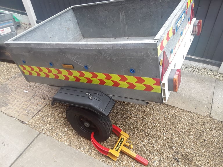 Trelgo galvanised trailer size 4x3 lights fitted  new tyres and spare wheel and new cover 