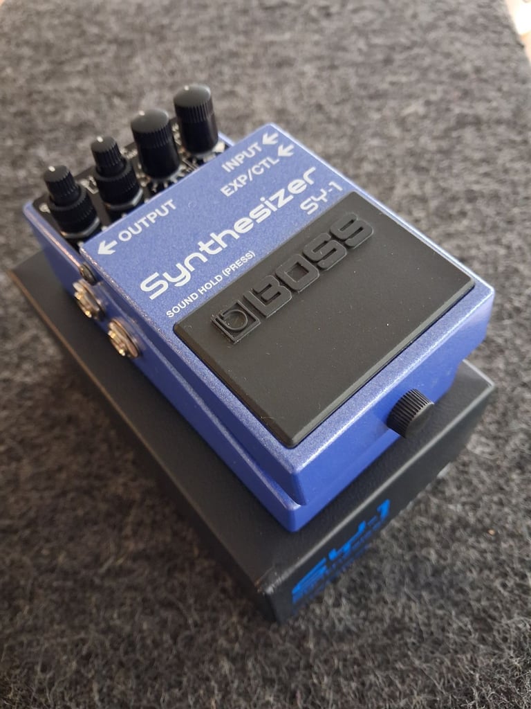 BOSS SY-1 Synthesiser pedal Perfect As New