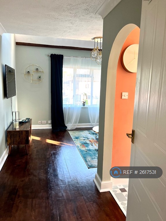 2 bedroom house in Ladygrove Drive, Guildford, GU4 (2 bed) (#2617531)