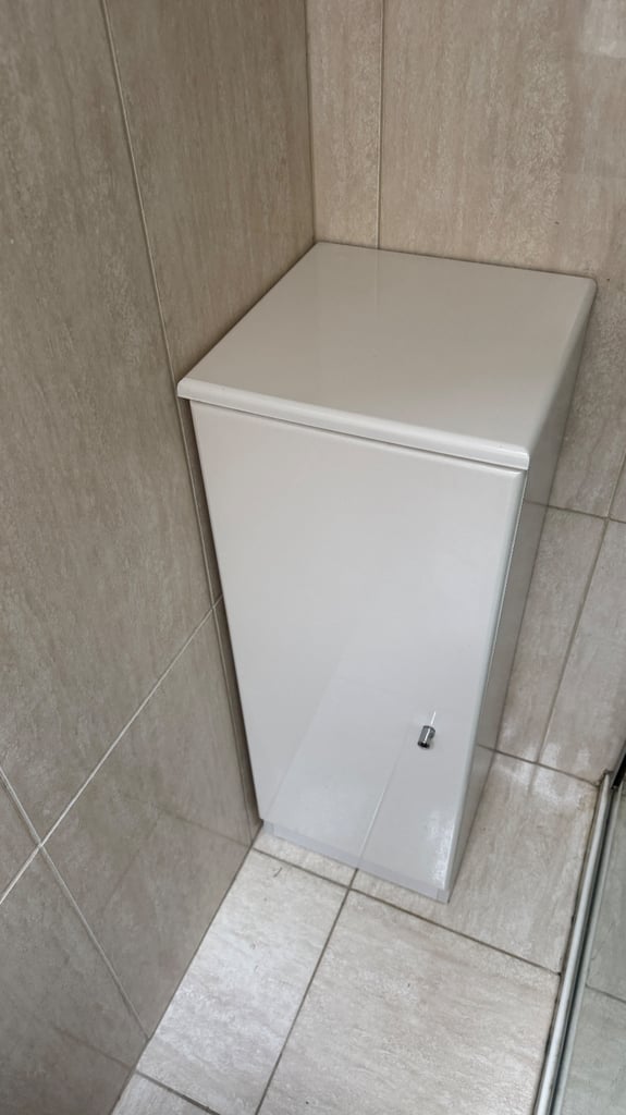 Small 2 shelf cabinet