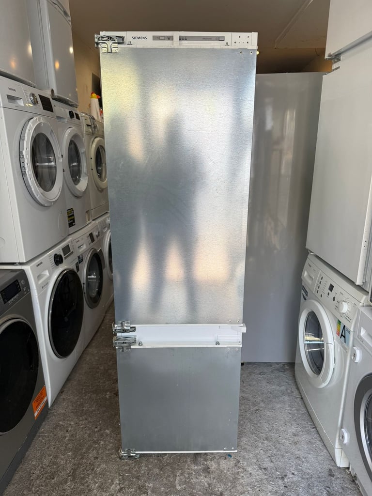 image for Siemens Integrated Fridgee Freezer With Free Delivery N Warranty 