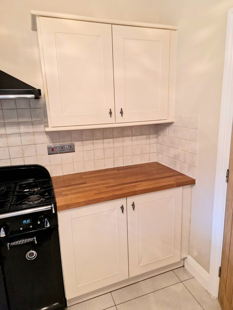 Kitchen units for sale Howdens Burford Cream 