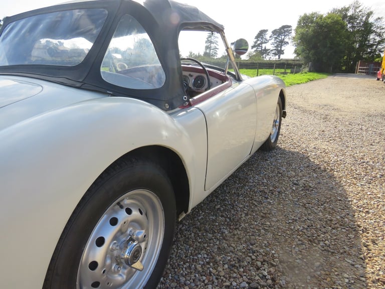 1959 MG MGA ROADSTER Convertible Petrol Manual