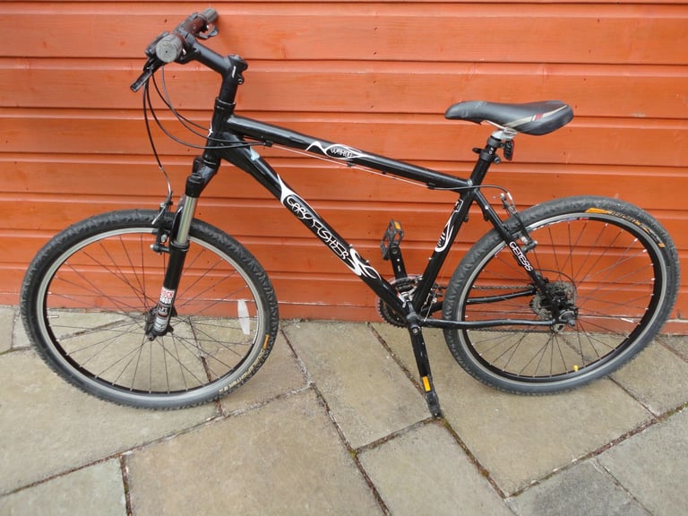 Gary Fisher trek, wahoo mountain bike, 19 inch lightweight frame, 26 inch wheels, 28 gears
