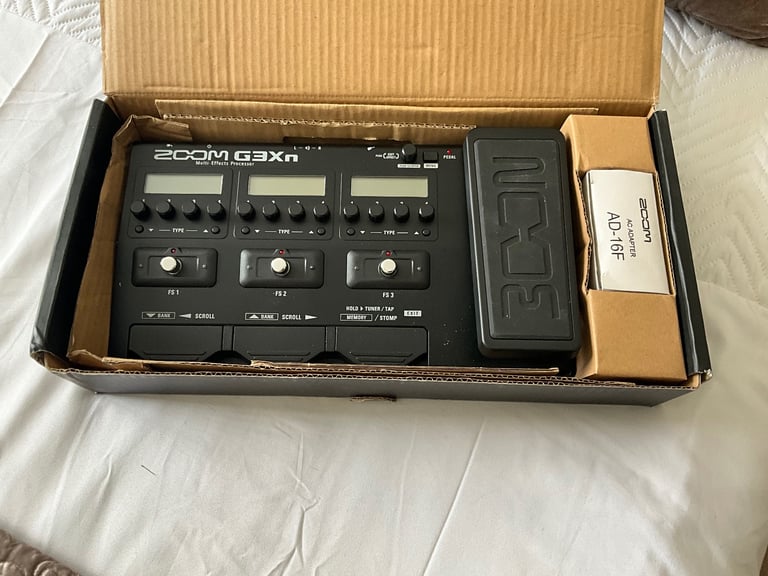 image for ZOOM G3XN Guitar Multi Effects Unit new condition 