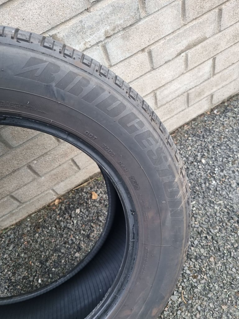 235 60 18 Bridgestone Dueler H/P Sport tyre