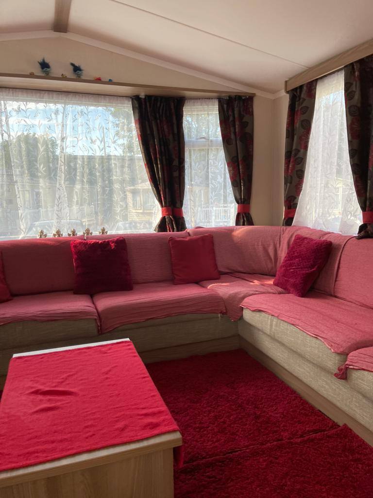 !!!!! BARGAIN!!!!!! SWIFT LOIRE STATIC 8 BIRTH CARAVAN 