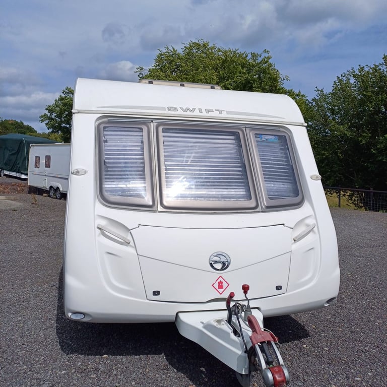 2008 Swift challenger 480 2 berth caravan with motor mover.  